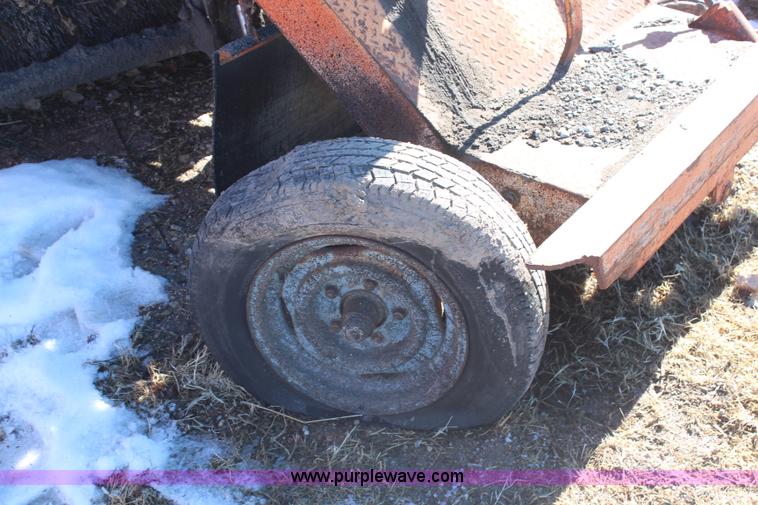 image for item H1351 Broce Broom