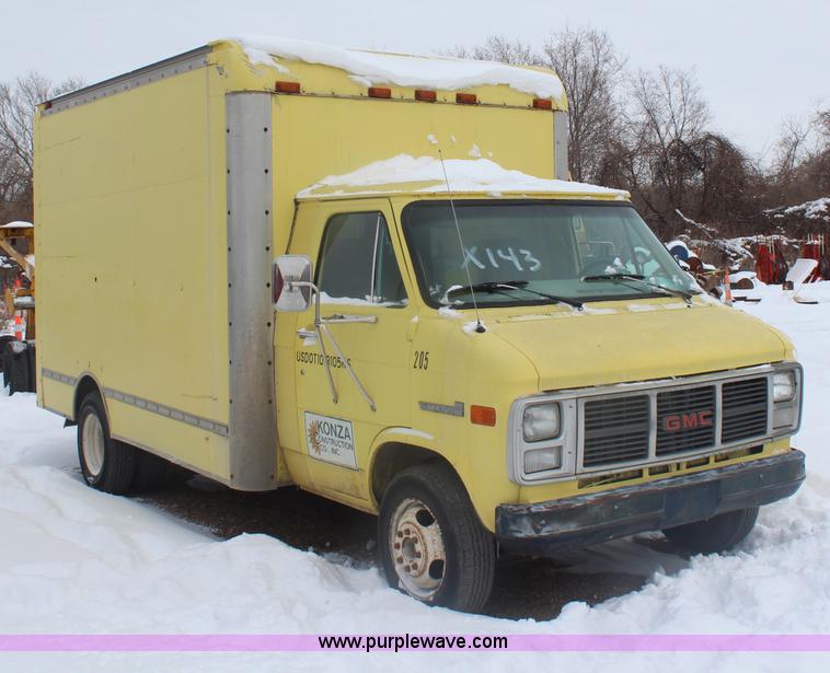 image for item H1353 1988 GMC Vandura G3500 box truck
