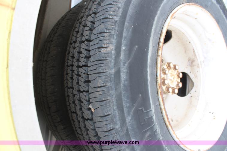 image for item H1353 1988 GMC Vandura G3500 box truck