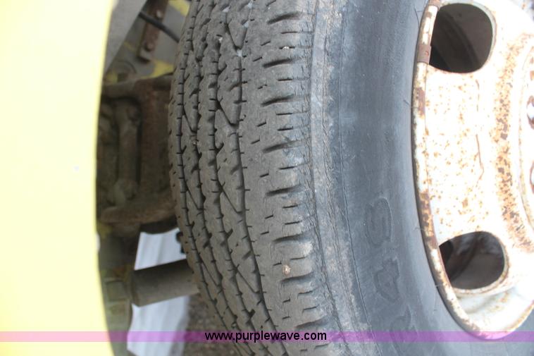 image for item H1353 1988 GMC Vandura G3500 box truck