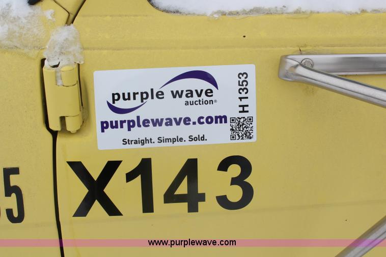 image for item H1353 1988 GMC Vandura G3500 box truck