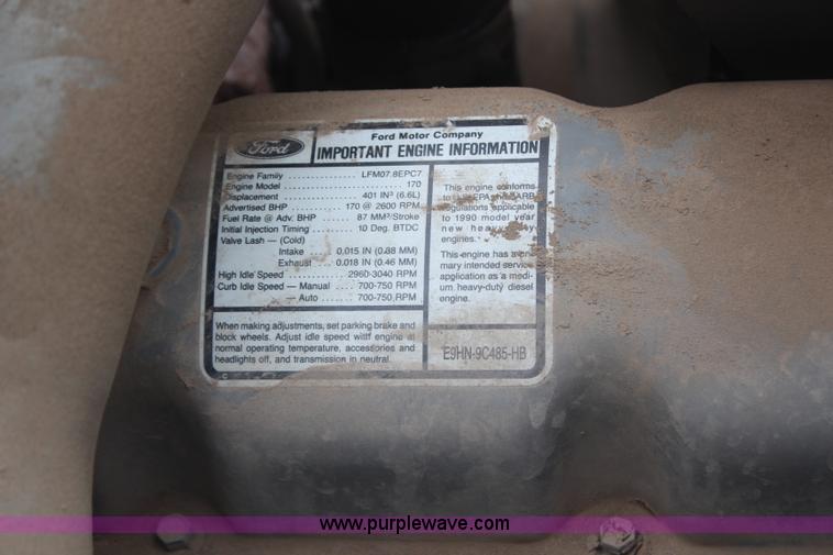 image for item H1354 1990 Ford F700 truck cab and chassis