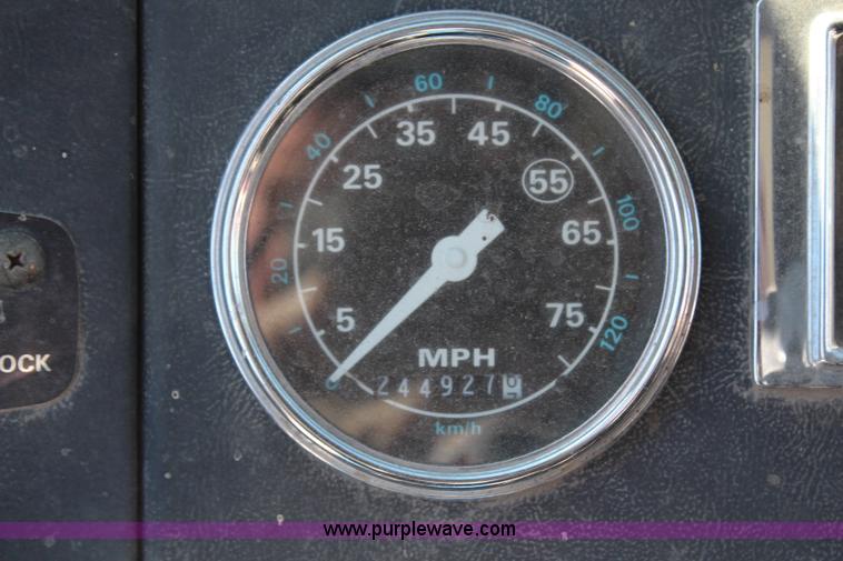 image for item H1355 1988 Ford LT8000 dump truck