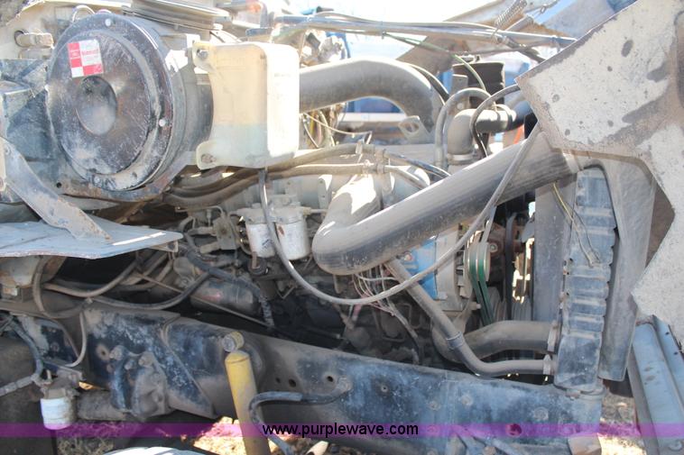 image for item H1355 1988 Ford LT8000 dump truck