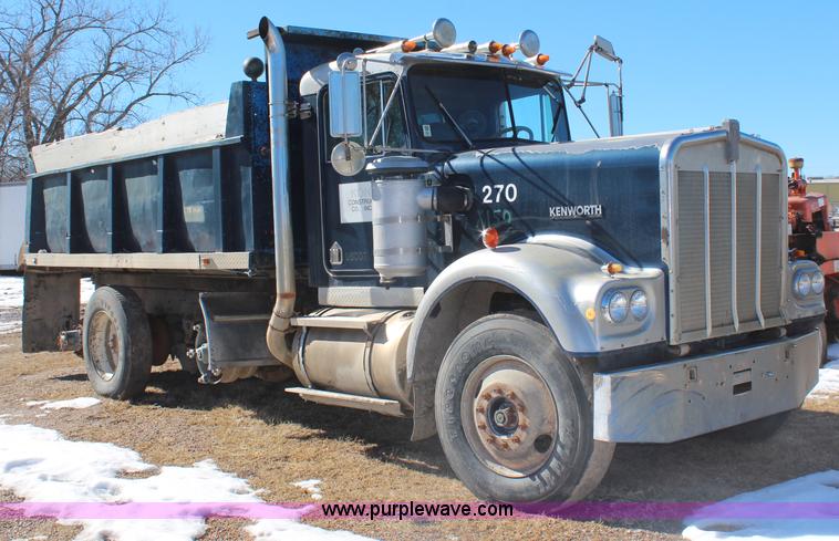 image for item H1356 1976 Kenworth W900A dump truck