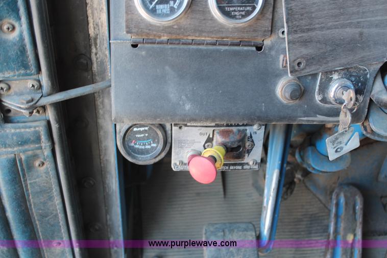 image for item H1356 1976 Kenworth W900A dump truck