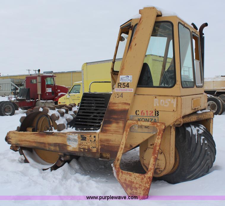 image for item H1357 Hyster C612B vibratory padfoot compactor