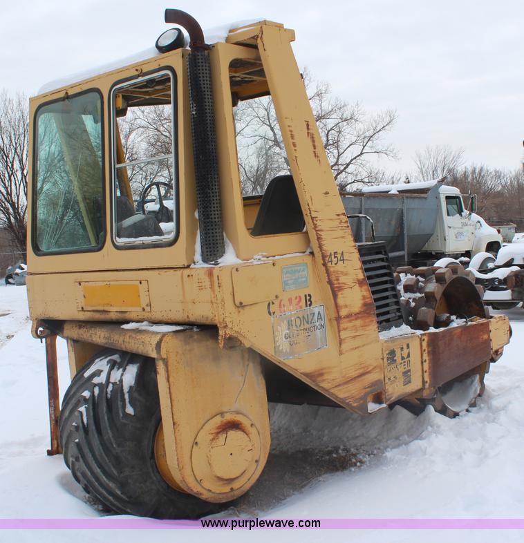 image for item H1357 Hyster C612B vibratory padfoot compactor