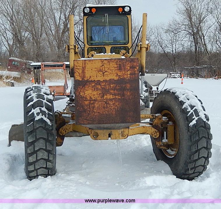image for item H1358 1987 Galion A500 articulated motor grader