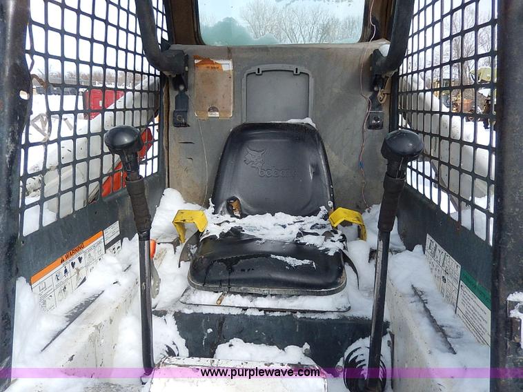 image for item H1360 2001 Bobcat 753G skid steer