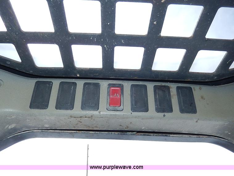 image for item H1360 2001 Bobcat 753G skid steer