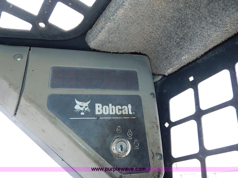 image for item H1360 2001 Bobcat 753G skid steer