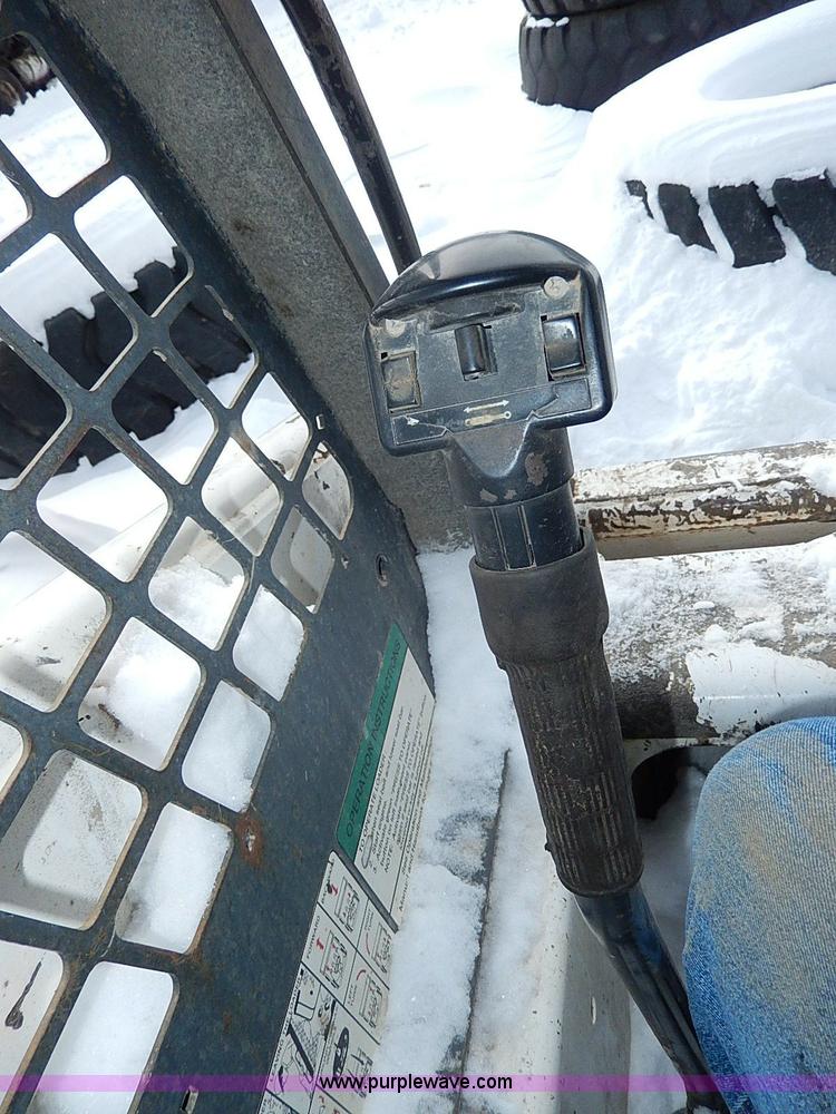 image for item H1360 2001 Bobcat 753G skid steer