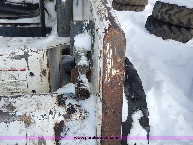 image for item H1360 2001 Bobcat 753G skid steer