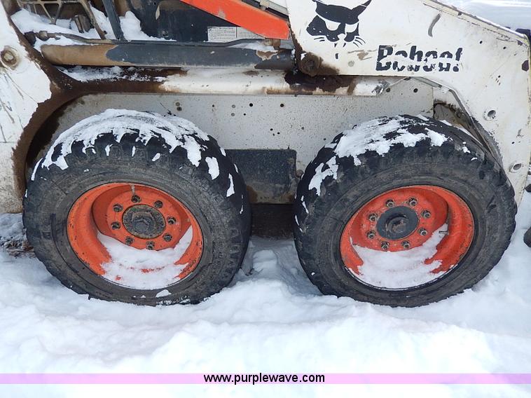 image for item H1360 2001 Bobcat 753G skid steer