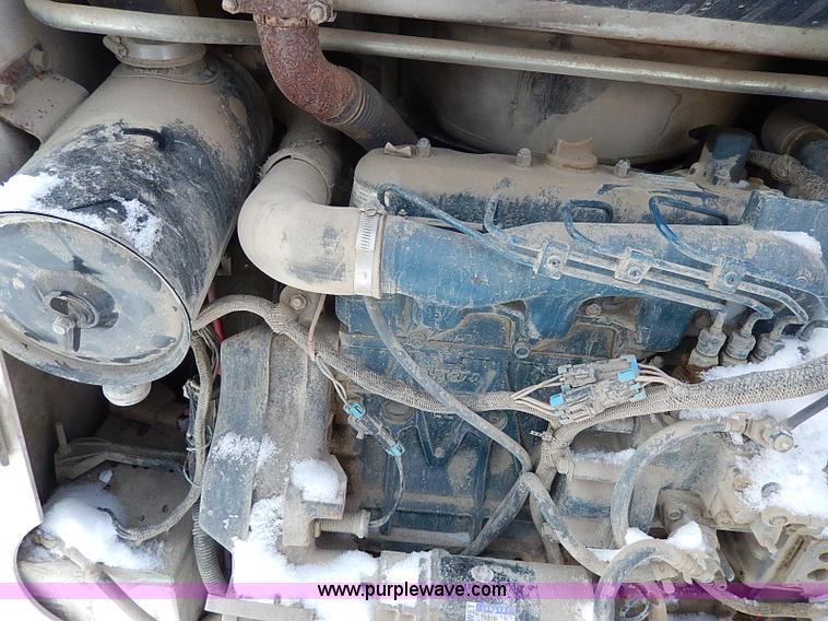 image for item H1360 2001 Bobcat 753G skid steer