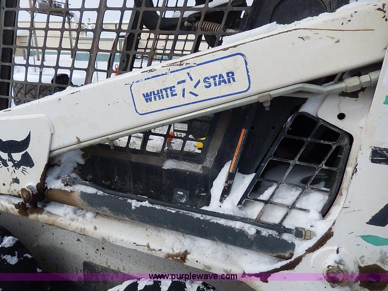 image for item H1360 2001 Bobcat 753G skid steer