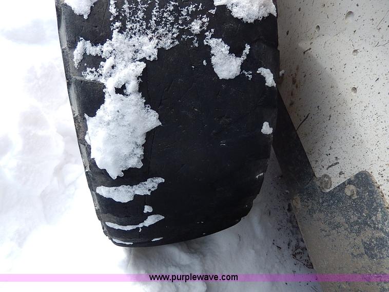 image for item H1360 2001 Bobcat 753G skid steer