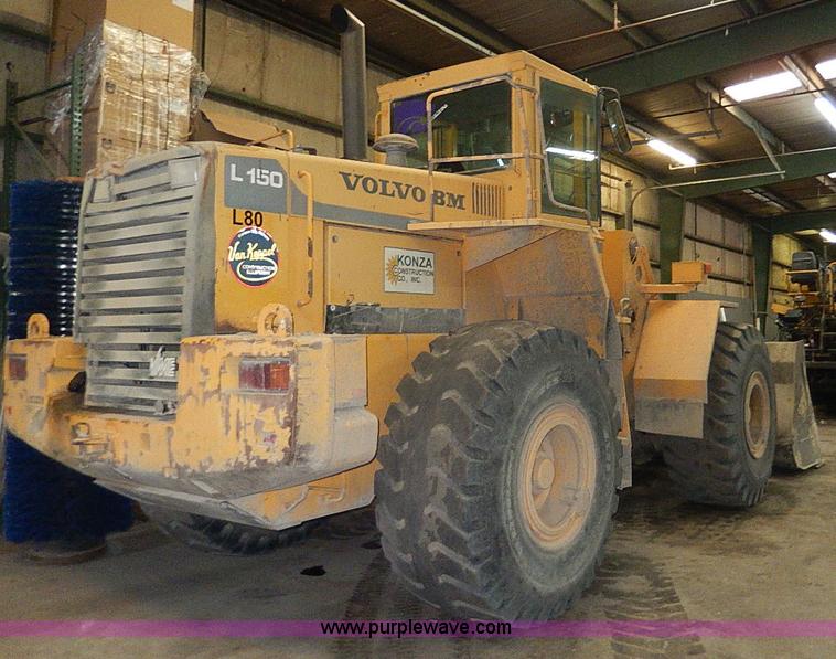 image for item H1362 1994 Volvo L150 wheel loader