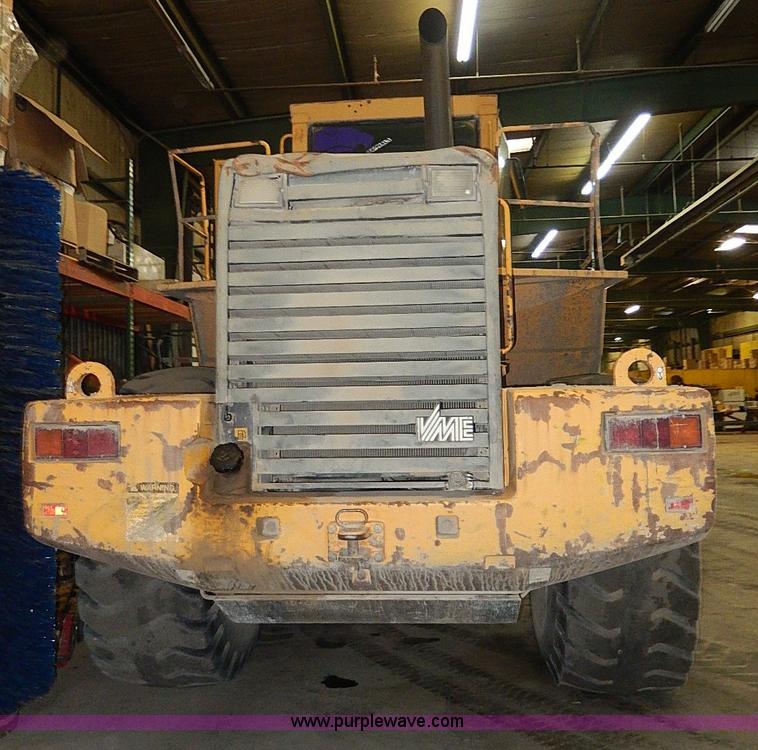 image for item H1362 1994 Volvo L150 wheel loader