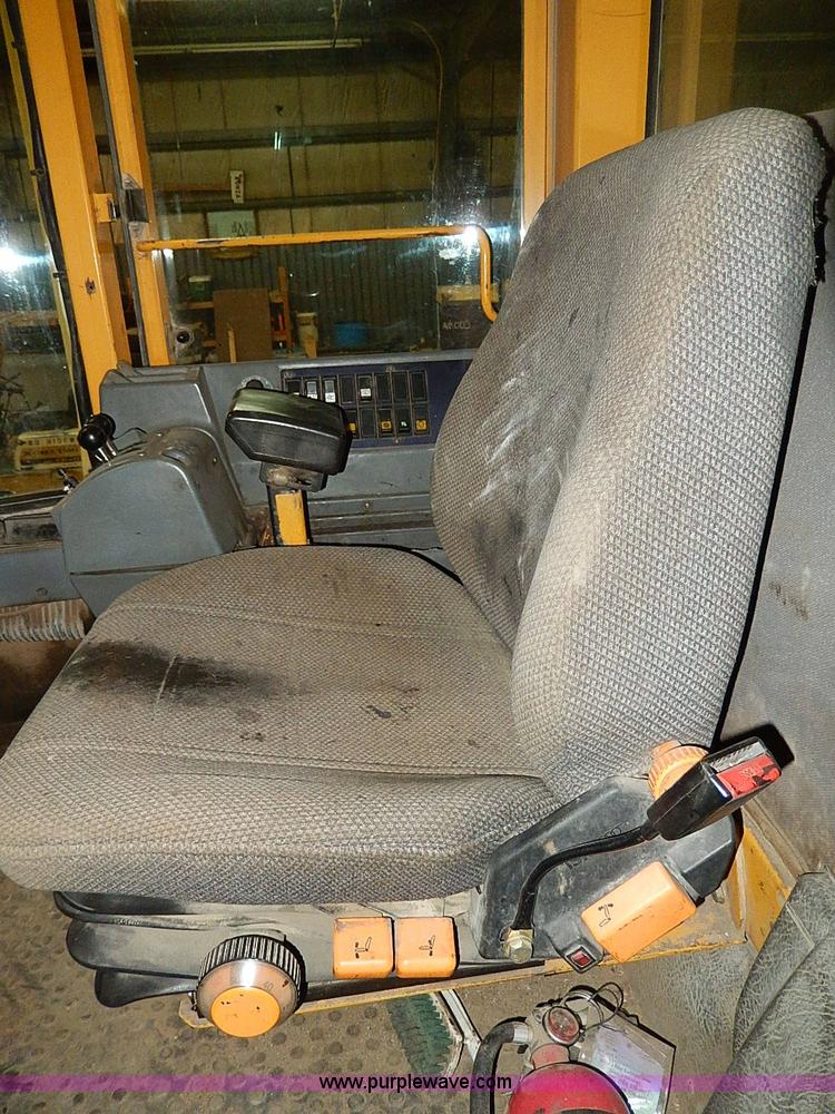 image for item H1362 1994 Volvo L150 wheel loader