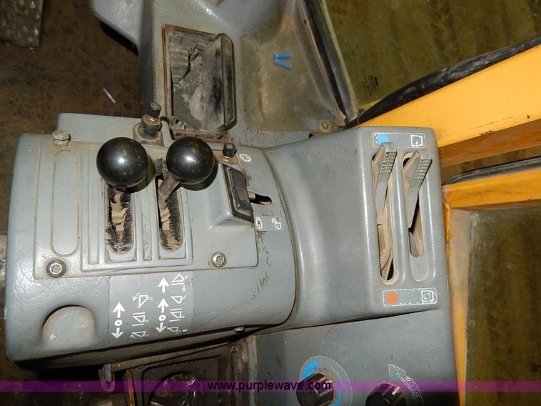 image for item H1362 1994 Volvo L150 wheel loader