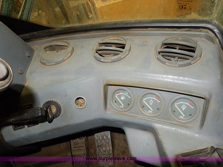 image for item H1362 1994 Volvo L150 wheel loader