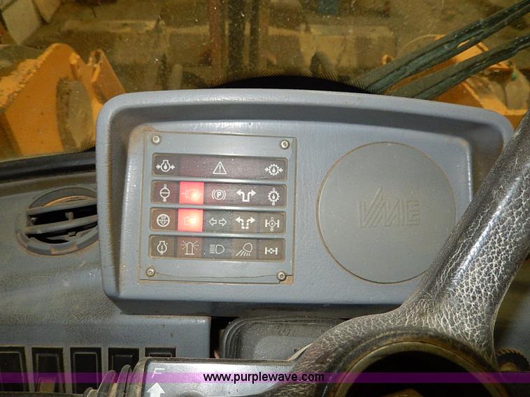 image for item H1362 1994 Volvo L150 wheel loader