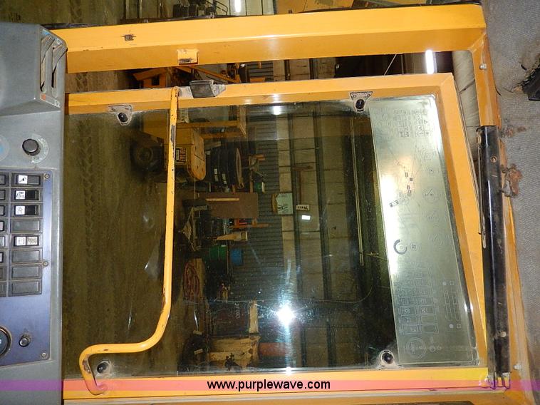 image for item H1362 1994 Volvo L150 wheel loader