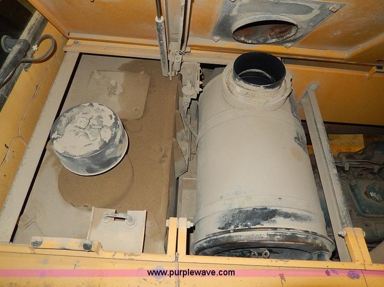 image for item H1362 1994 Volvo L150 wheel loader