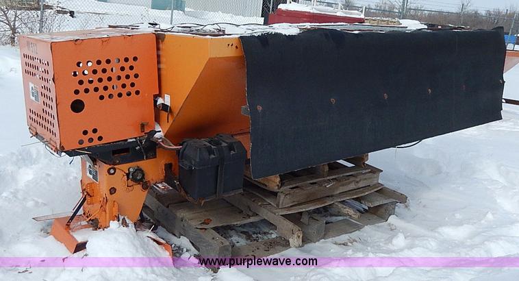 image for item H1366 Henderson 8' spreader