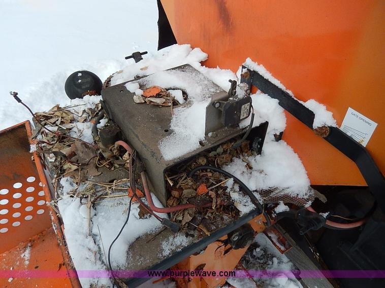 image for item H1366 Henderson 8' spreader