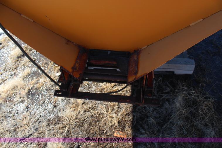 image for item H1366 Henderson 8' spreader