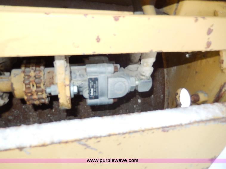 image for item H1368 Mauldin asphalt roller