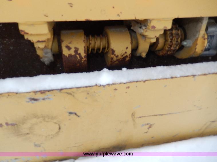 image for item H1368 Mauldin asphalt roller