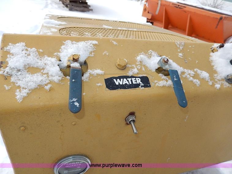 image for item H1368 Mauldin asphalt roller