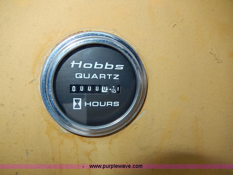 image for item H1368 Mauldin asphalt roller