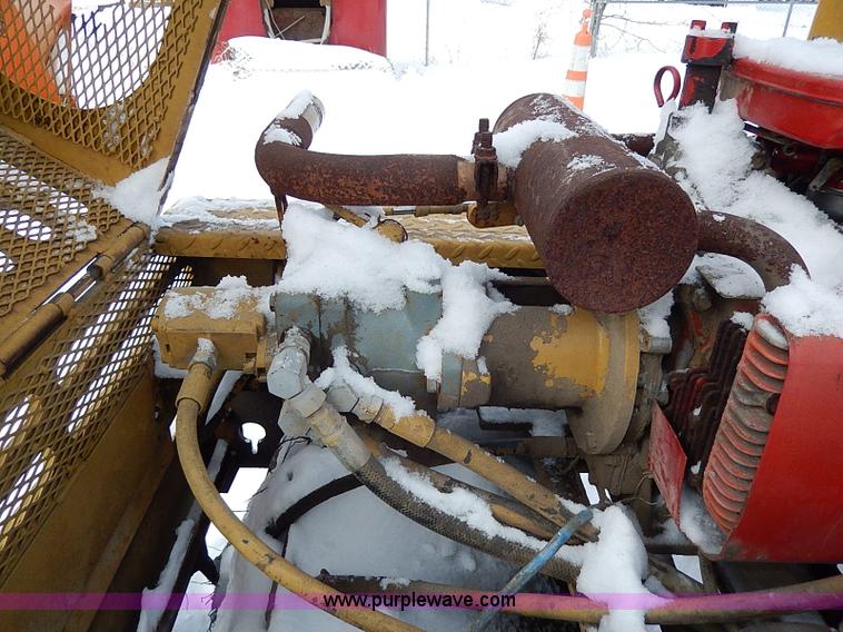 image for item H1368 Mauldin asphalt roller