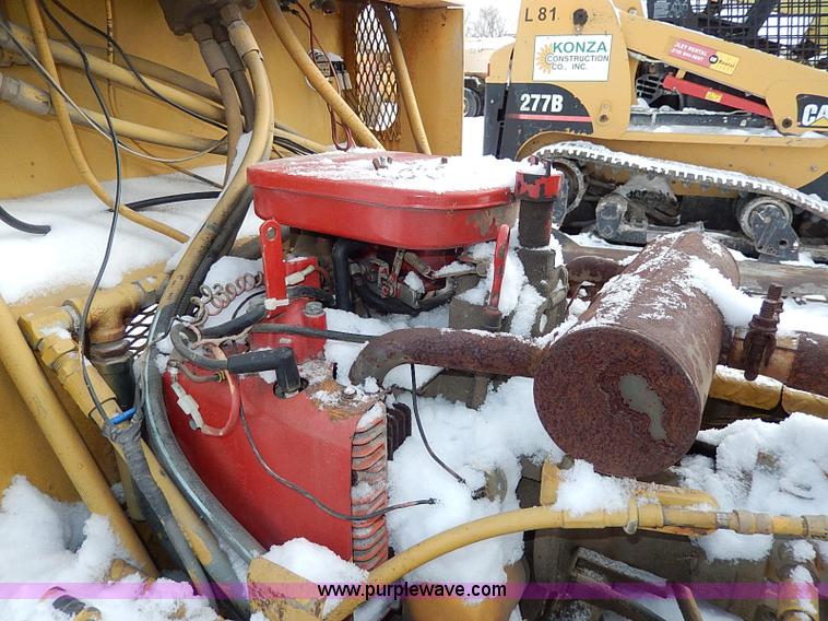 image for item H1368 Mauldin asphalt roller