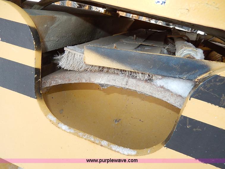 image for item H1368 Mauldin asphalt roller