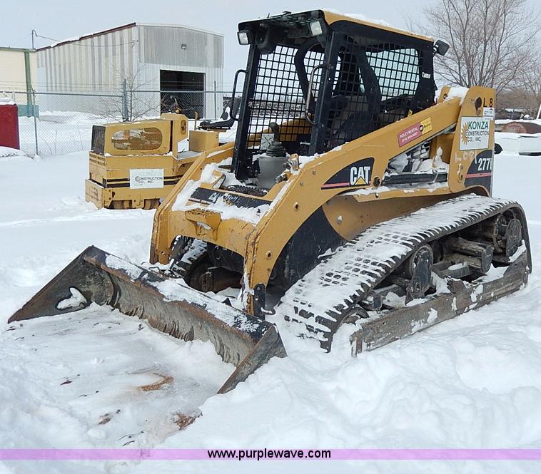 image for item H1369 2005 Caterpillar 277B skid steer