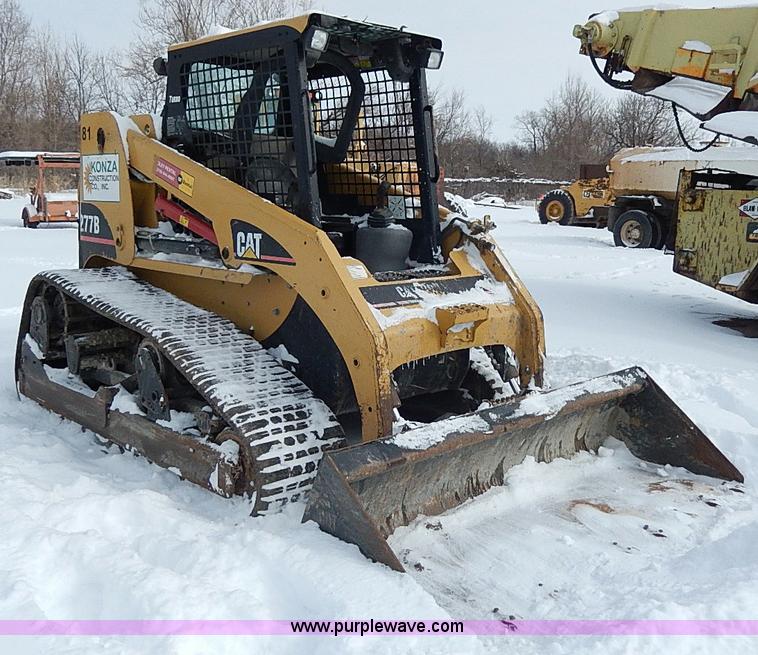 image for item H1369 2005 Caterpillar 277B skid steer
