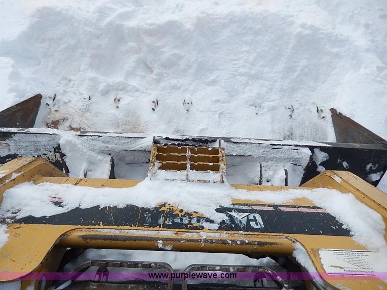 image for item H1369 2005 Caterpillar 277B skid steer