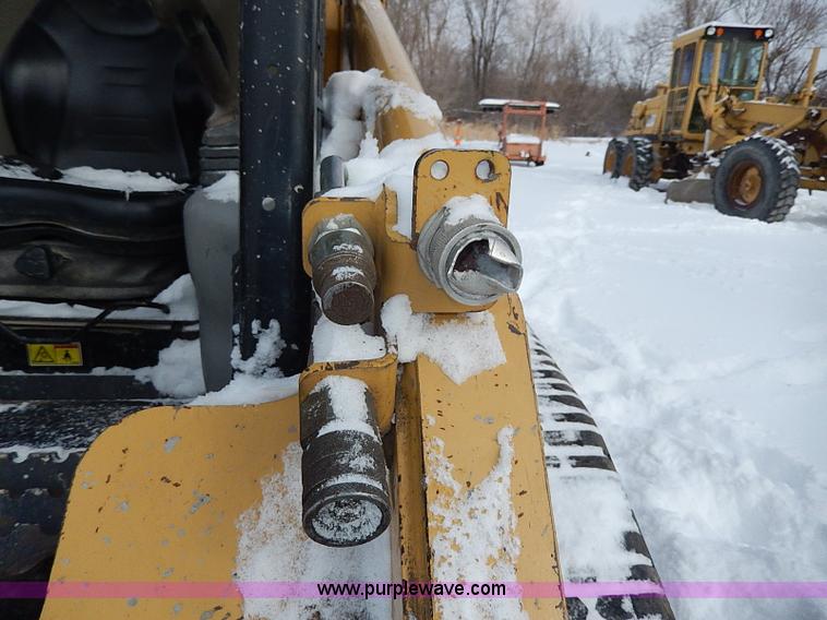 image for item H1369 2005 Caterpillar 277B skid steer