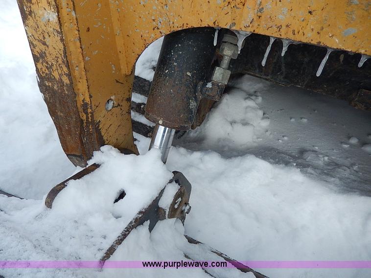 image for item H1369 2005 Caterpillar 277B skid steer