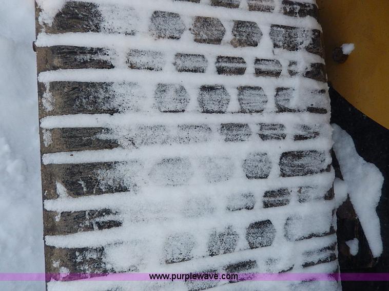 image for item H1369 2005 Caterpillar 277B skid steer