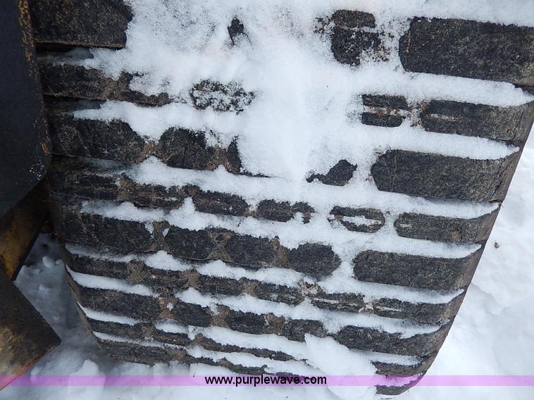 image for item H1369 2005 Caterpillar 277B skid steer