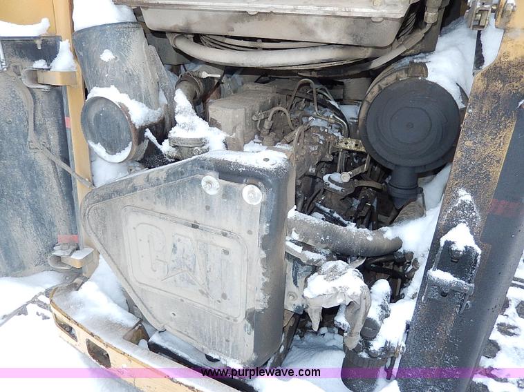 image for item H1369 2005 Caterpillar 277B skid steer