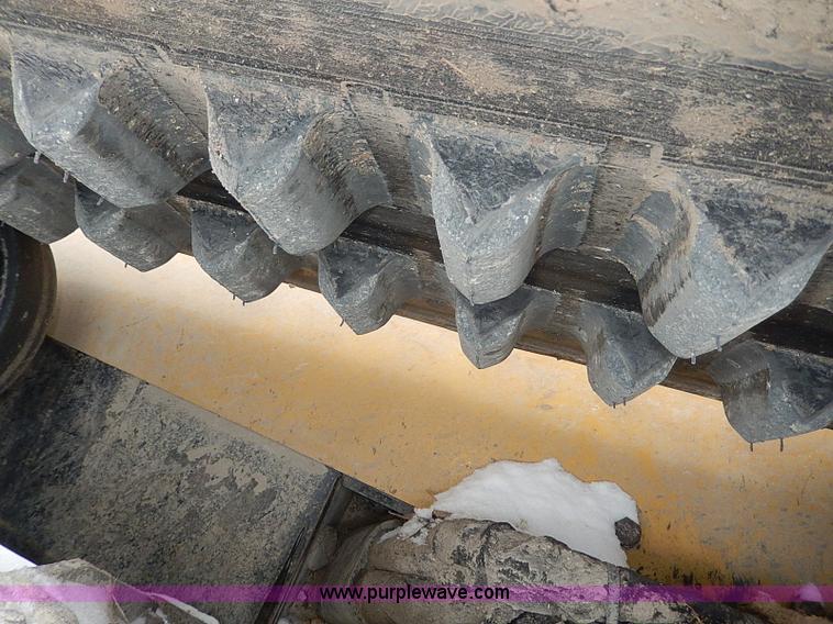 image for item H1369 2005 Caterpillar 277B skid steer