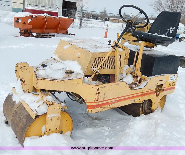 image for item H1370 Mauldin asphalt roller